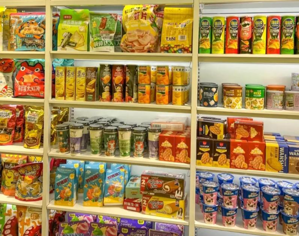 上海开上海零食加盟品牌店要多少钱？从选址到运营的全成本解析