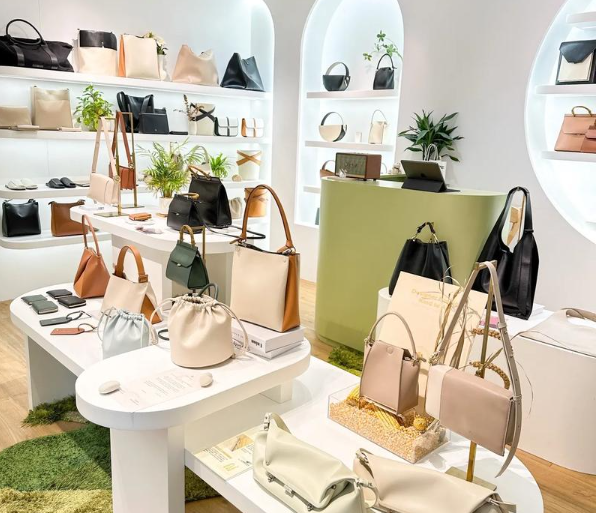 上海开个女包店投资要多少店费用