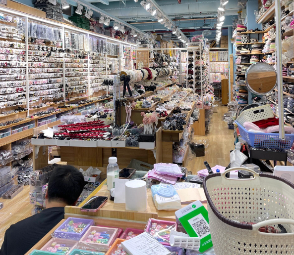 上海开上海日用品批发市场店要多少钱
