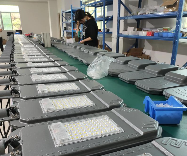 上海开一家太阳能灯厂需要投资多少钱