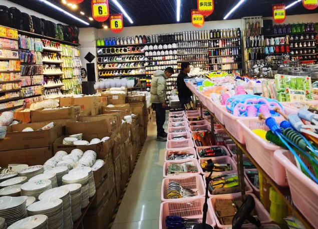 上海开2元店要投资多少钱店铺呢？深度解析投资成本与运营策略