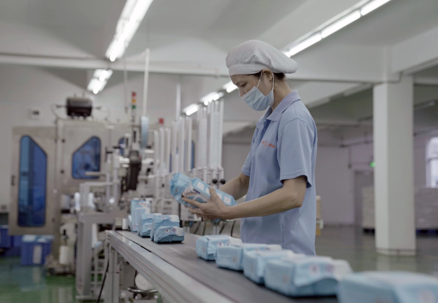 上海卫生巾加工厂需要投资多少？从设备到运营的成本与策略