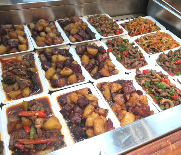 上海开一家中式快餐店要投资多少？全维度成本拆解与盈利策略