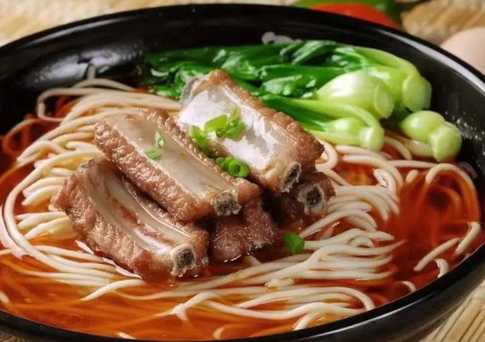 上海开家重庆小面馆投资多少钱？从选址到盈利的成本指南