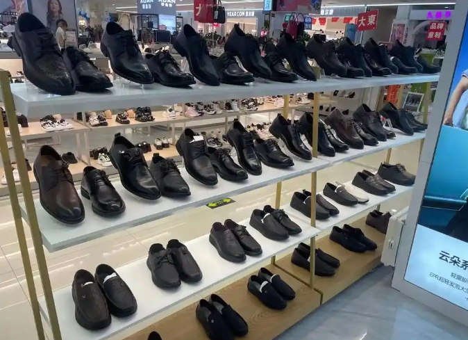 上海开一个皮鞋店投资多少？从选址到盈利的成本与策略指南