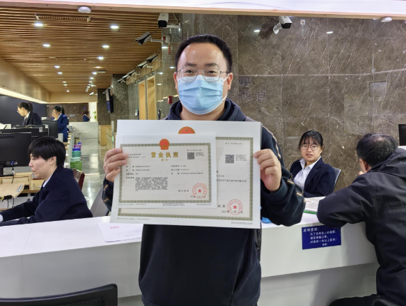 在上海办个营业执照多少钱？从官方收费到代理服务