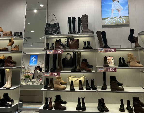 上海开汽车装饰店投资多少？从选址到运营的全成本解析