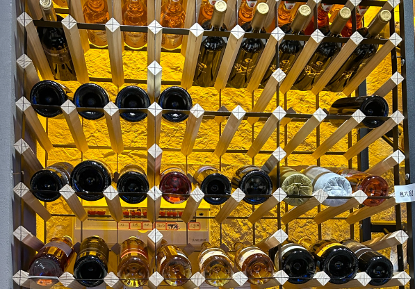 上海开一家红酒店需要多少投资？深度解析成本结构