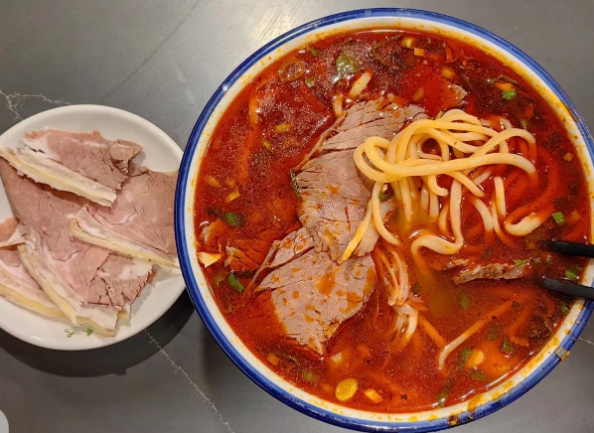 上海开兰州牛肉面前期投资店怎么样