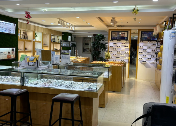 上海开眼镜实体店要投资多少店才能开