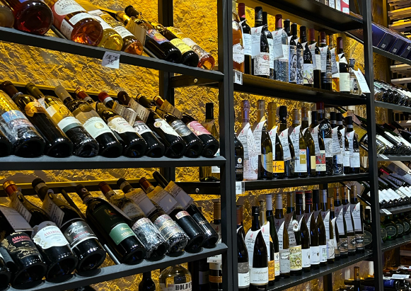 上海开一家红酒店需要多少投资？深度解析成本结构