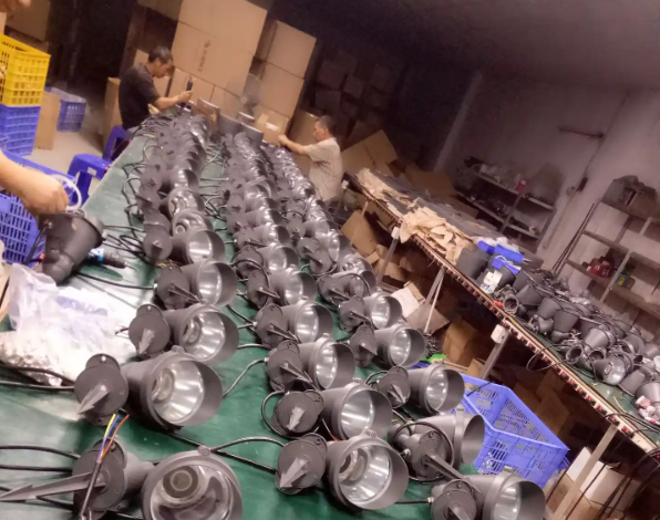 上海led灯具厂投资多少钱？上海LED灯具厂投资成本全解析