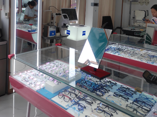 上海开眼镜实体店要投资多少店才能开