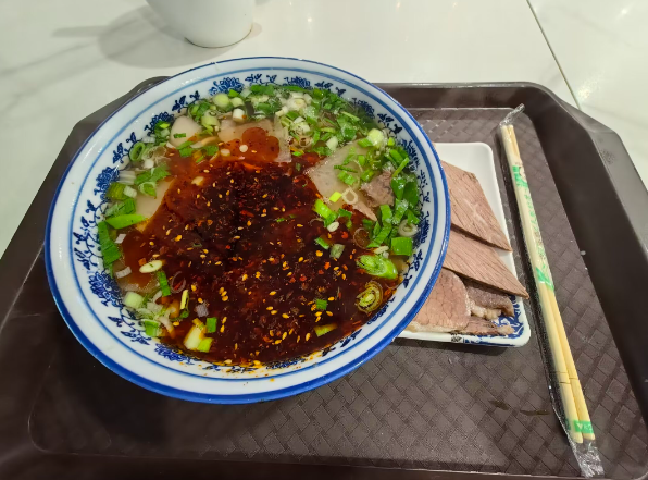 上海开兰州牛肉面前期投资店怎么样