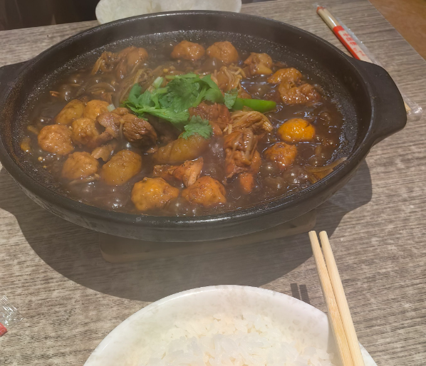 上海开一间黄焖鸡米饭要多大投资？投资成本解析