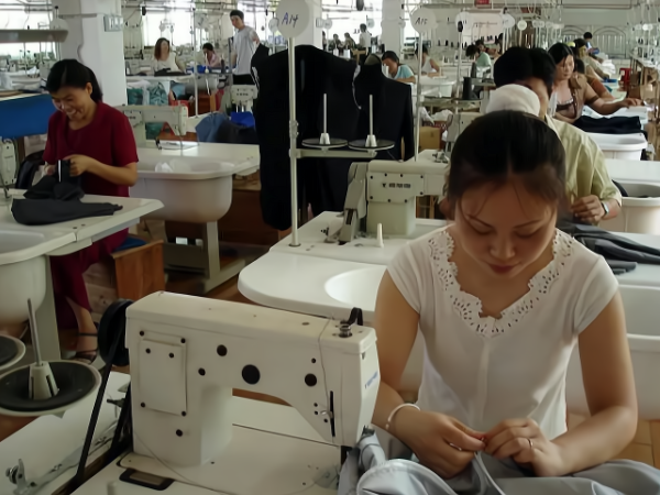 上海服装外发加工要多少钱？上海服装外发加工成本解析