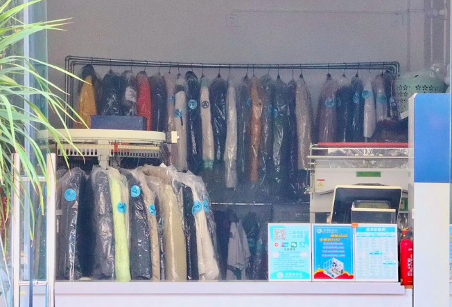 上海开一个小型干洗店得投资多少钱？核心成本构成