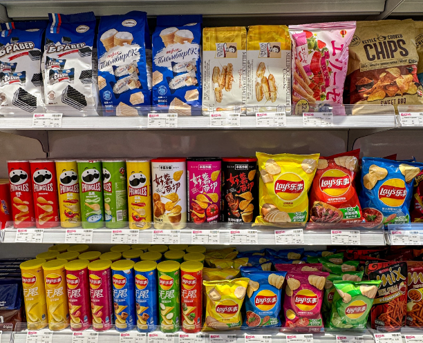 上海开想开个进口零食店店铺要多少钱