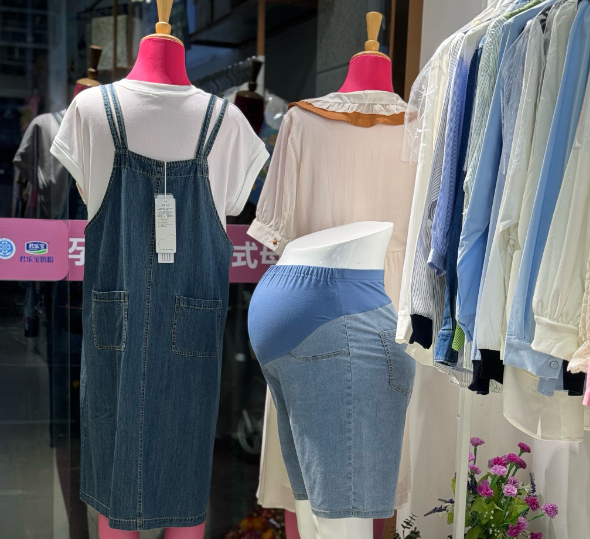 上海开一家孕妇装店投资店赚钱吗