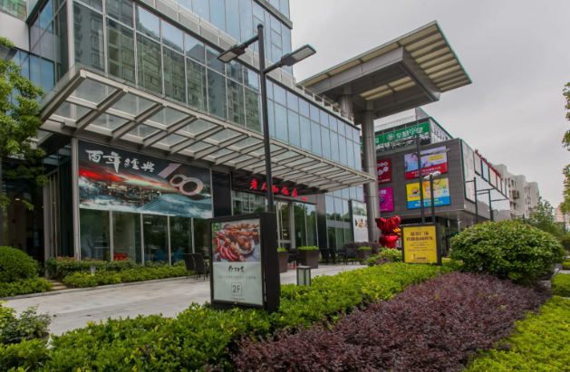 上海开上海商业物业店要多少钱？从选址到运营的资金图谱