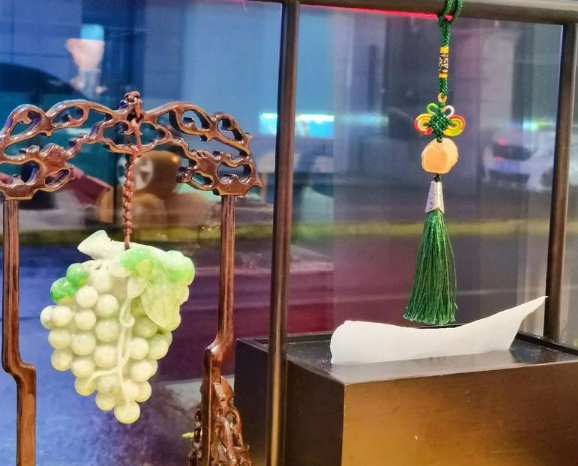 上海开个翡翠店要投资多少店铺？上海开翡翠店的投资全解析