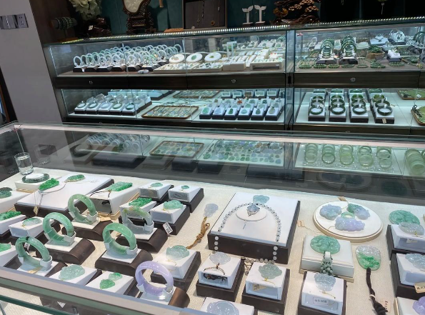 上海开个翡翠店要投资多少店铺？上海开翡翠店的投资全解析
