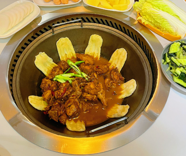 上海开一家地锅鸡饭店要投资多少钱？全流程成本解析