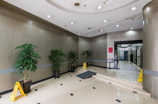 上海开上海商业物业店要多少钱？从选址到运营的资金图谱