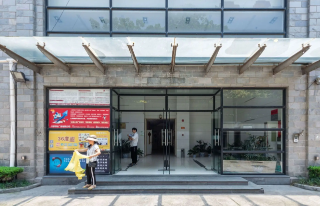上海开上海商业物业店赚钱吗？深度解析市场机遇与风险
