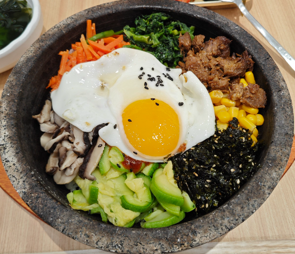 上海开个石锅拌饭投资多大店合适？投资规模与盈利策略全解析