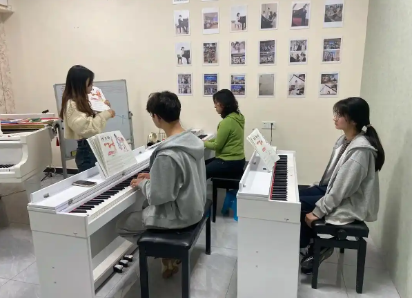 上海开钢琴培训需要投资多少钱？全维度成本解析
