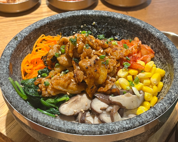 上海开个石锅拌饭投资多大店合适？投资规模与盈利策略全解析