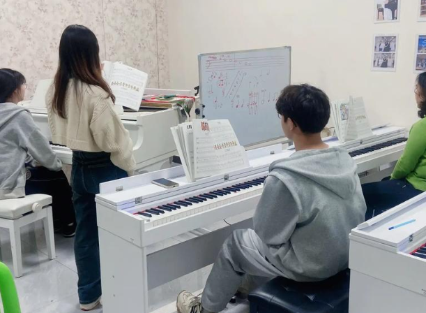 上海开钢琴培训需要投资多少钱？全维度成本解析