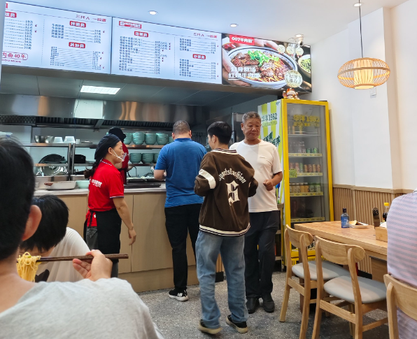 上海开在上海开家面馆投资多少店好？上海开家面馆投资指南