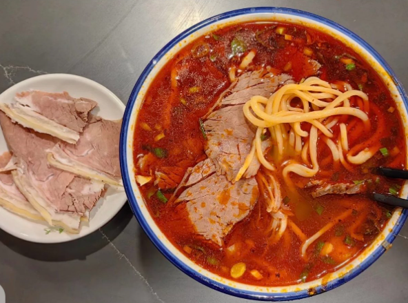 上海开兰州牛肉面前期投资多少钱？前期投资全解析