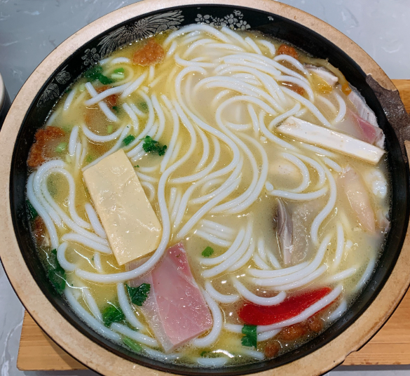 上海开一家米线店需要投资多少钱？全维度成本解析与实战策略