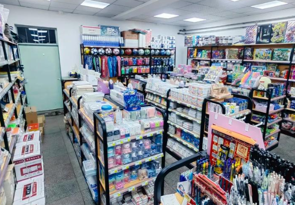上海开一家学生用品店需投资多少？核心成本构成