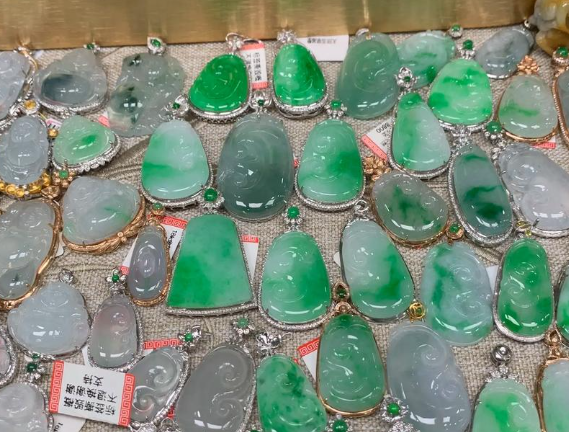 开个翡翠店要投资多少？从选址到运营的全链条成本解析