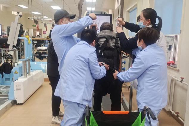 开一家护工公司需要投资多少钱？深度解析行业成本与盈利逻辑