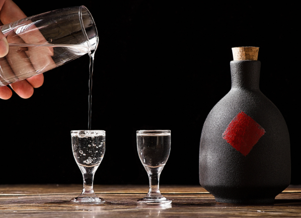 上海开上海白酒加盟投资店要多少钱？全流程成本解析