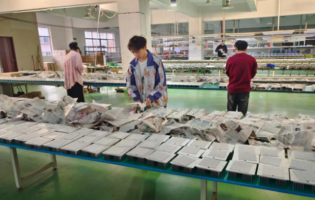 上海开节能灯加工厂创业店投资要多少钱？成本解析与收益测算