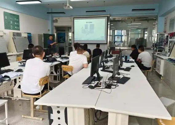 上海开上海智能制造培训店要多少钱？从场地到运营的全流程预算