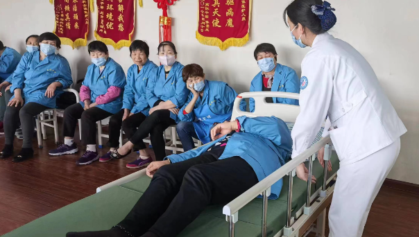 开一家护工公司需要投资多少钱？深度解析行业成本与盈利逻辑