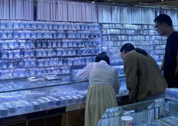 开个银饰品店投资多少？全流程成本解析与盈利策略