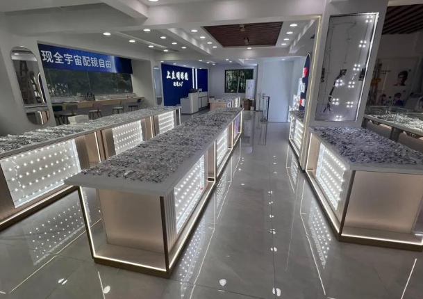 上海开近视眼镜店需要投资多少钱？上海开近视眼镜店投资全解析