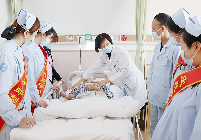 开一家护工公司需要投资多少钱？深度解析行业成本与盈利逻辑
