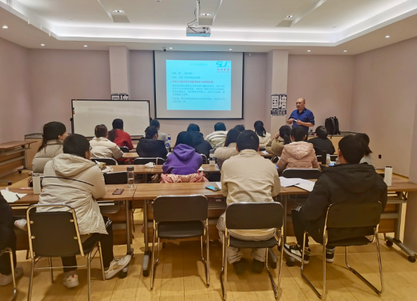 上海开上海教育培训加盟展会店要多少钱