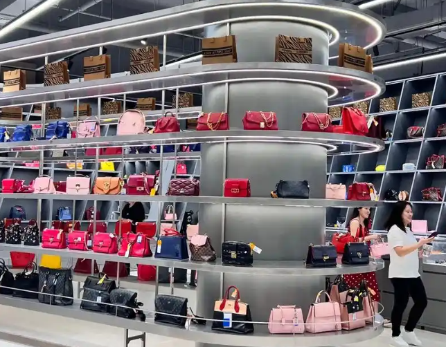 开女包店投资多少？全成本解析