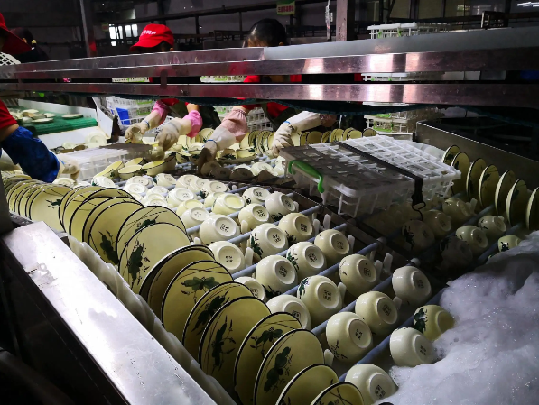上海开上海消毒餐具店要多少钱？上海开消毒餐具店成本全解析