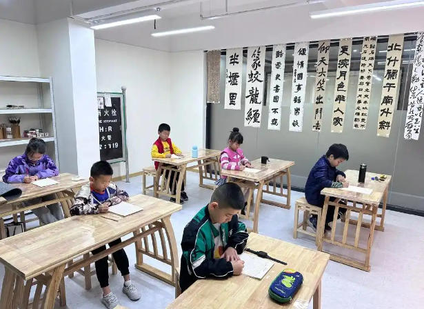 练字培训班赚钱吗？从市场红利到运营逻辑的深度解析